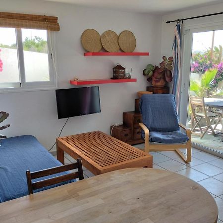 Beautiful Small Bungalow, Amazing Views And Garden فامارا المظهر الخارجي الصورة