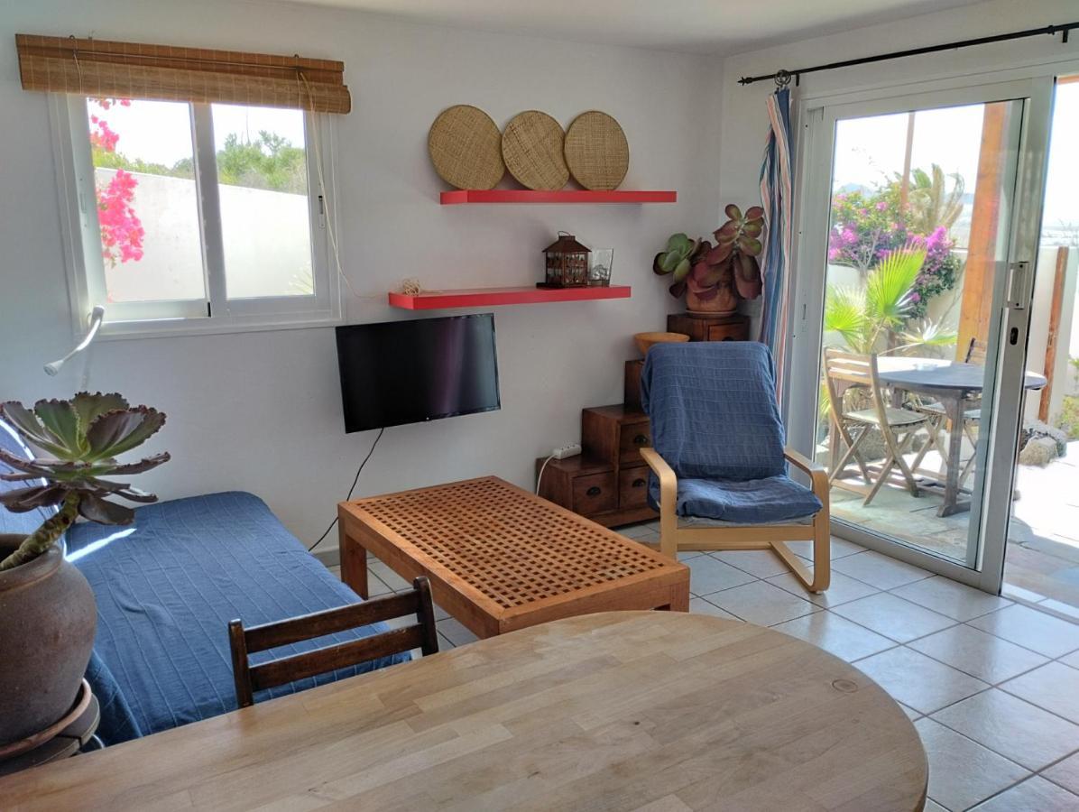 Beautiful Small Bungalow, Amazing Views And Garden فامارا المظهر الخارجي الصورة