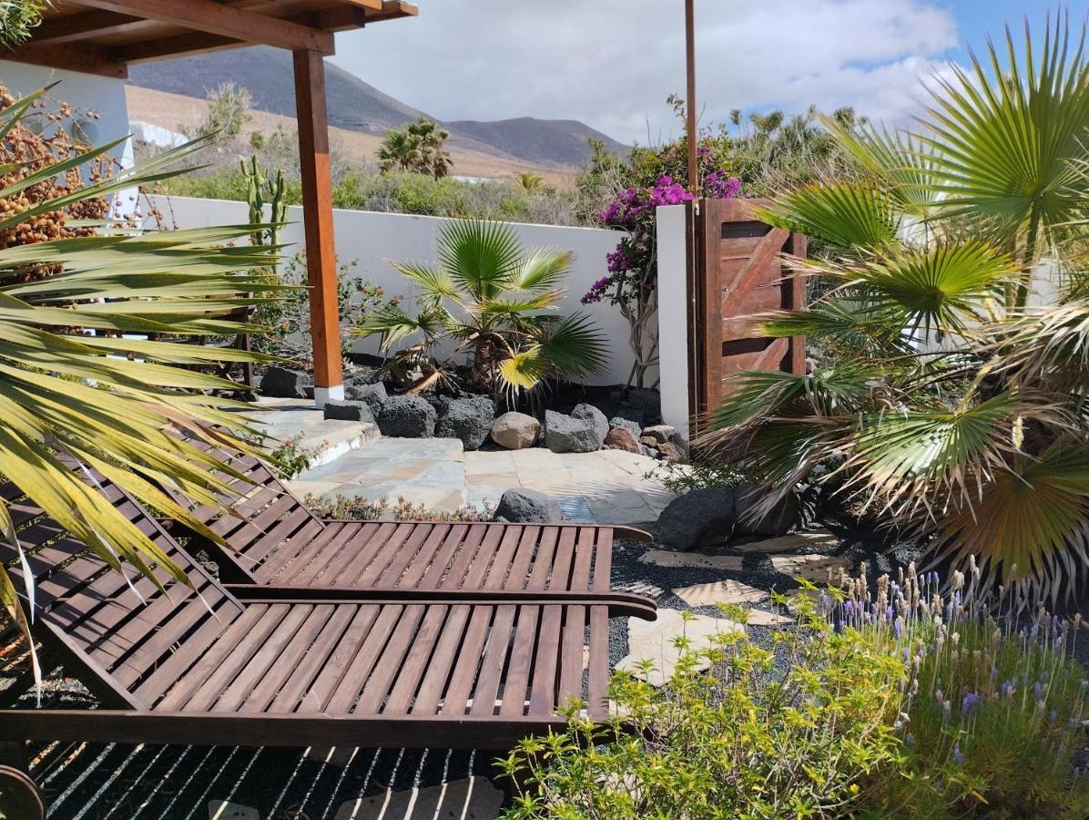 Beautiful Small Bungalow, Amazing Views And Garden فامارا المظهر الخارجي الصورة